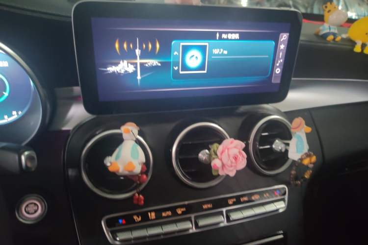 Used Mercedes-Benz C-Class 2020 Restyled C 260 L Sport Edition Audio And AC Panel