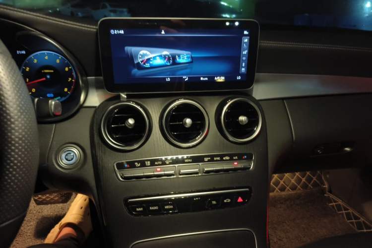 Used Mercedes-Benz C-Class 2020 C 260 L Sport Edition Audio And AC Panel