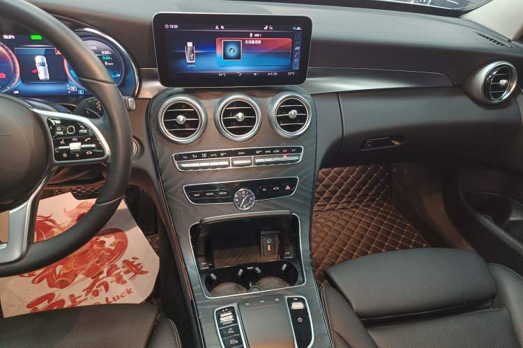 Used Mercedes-Benz C-Class 2020 Facelifted C 260 Estate Audio And AC Panel