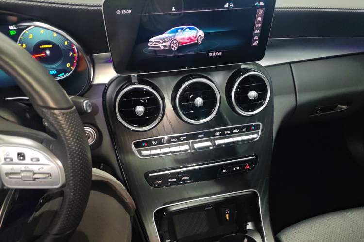 Used Mercedes-Benz C-Class 2020 Restyled C 260 L Sport Edition Audio And AC Panel