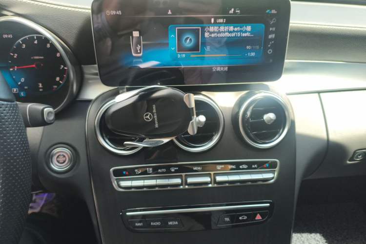 Used Mercedes-Benz C-Class 2020 Restyled C 200 L Fashion Edition Sport Version Audio And AC Panel
