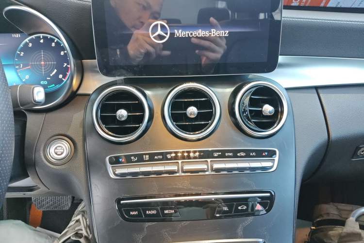 Used Mercedes-Benz C-Class 2020 C 260 L Sport Edition Audio And AC Panel