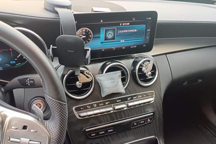 Used Mercedes-Benz C-Class 2020 Restyled C 260 L Sport Edition Audio And AC Panel