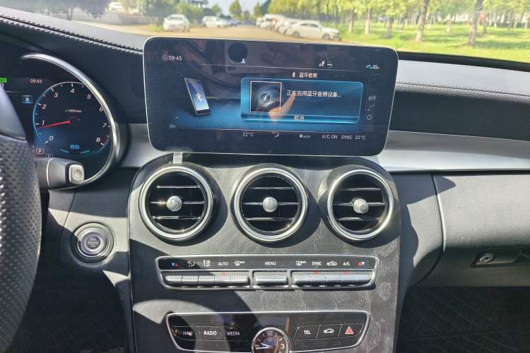 Used Mercedes-Benz C-Class 2020 Restyled C 260 L Sport Edition Audio And AC Panel