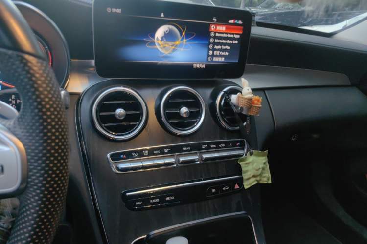 Used Mercedes-Benz C-Class 2020 C 200 L Fashion Edition Sport Version Audio And AC Panel