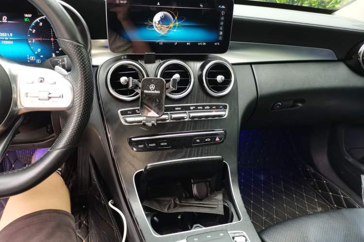 Used Mercedes-Benz C-Class 2020 C 200 L Fashion Edition Sport Version Audio And AC Panel