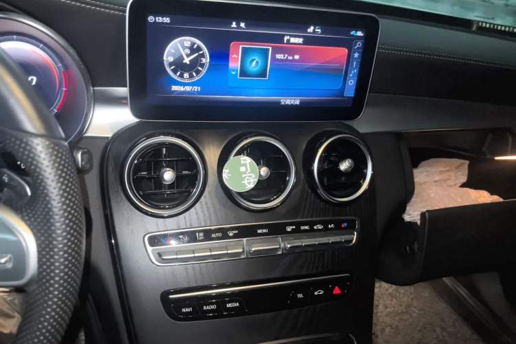 Used Mercedes-Benz C-Class 2020 C 200 L Fashion Edition Sport Version Audio And AC Panel