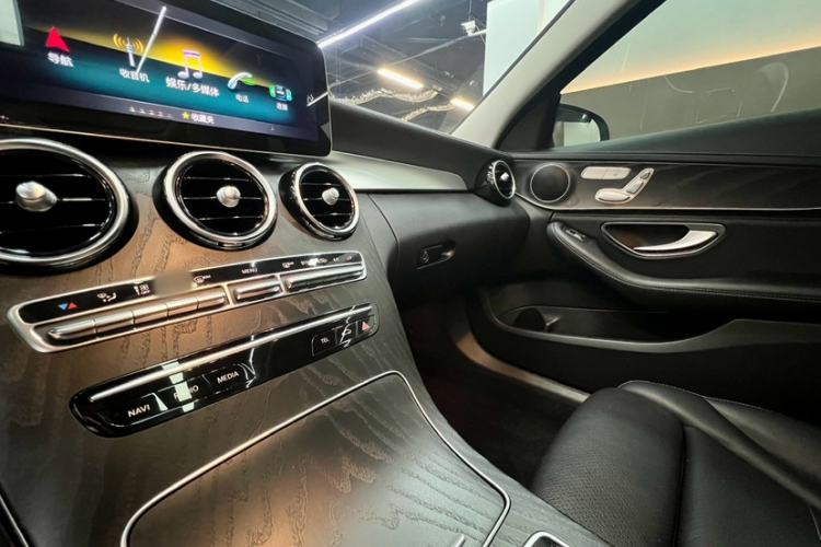 Used Mercedes-Benz C-Class 2020 C 260 L Sport Edition Audio And AC Panel