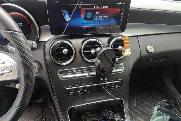 Used Mercedes-Benz C-Class 2020 Restyled C 200 L Fashion Edition Sport Version Audio And AC Panel