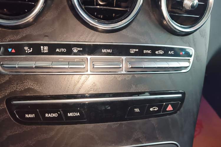 Used Mercedes-Benz C-Class 2020 Restyled C 260 L Sport Edition Audio And AC Panel