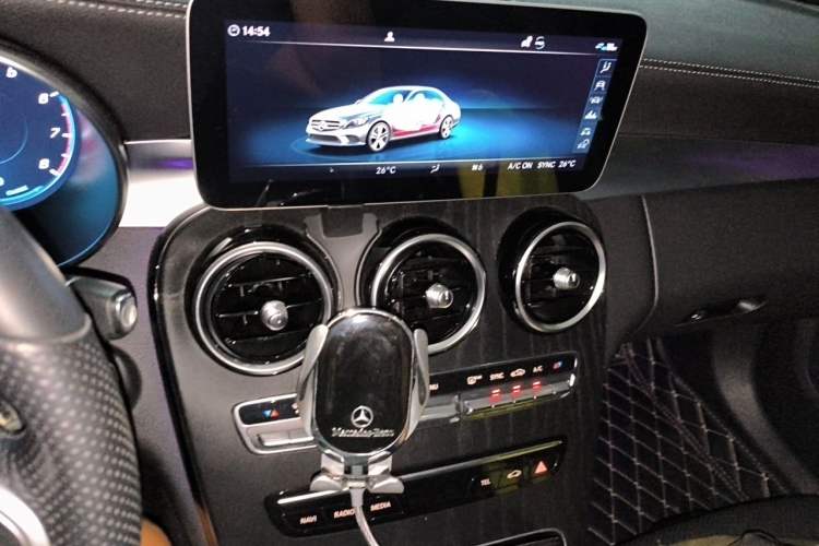 Used Mercedes-Benz C-Class 2020 Restyled C 260 L Sport Edition Audio And AC Panel