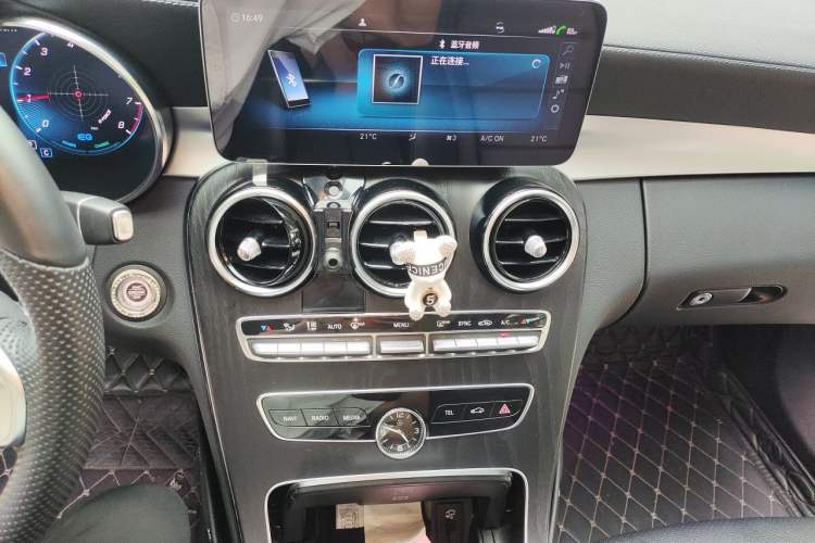 Used Mercedes-Benz C-Class 2020 Restyled C 260 L Sport Edition Audio And AC Panel