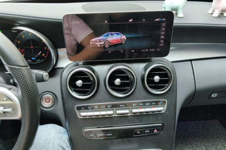 Used Mercedes-Benz C-Class 2020 C 260 L Sport Edition Audio And AC Panel