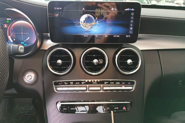 Used Mercedes-Benz C-Class 2020 C 260 L Sport Edition Audio And AC Panel