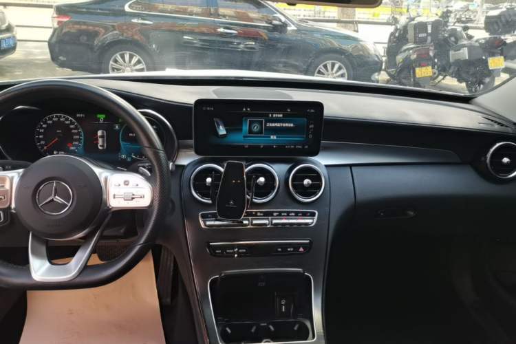 Used Mercedes-Benz C-Class 2020 C 260 L Sport Edition Audio And AC Panel