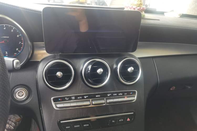 Used Mercedes-Benz C-Class 2020 C 200 L Fashion Edition Sport Version Audio And AC Panel