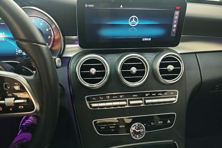 Used Mercedes-Benz C-Class 2020 Facelifted C 260 Estate Audio And AC Panel