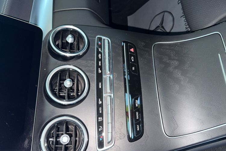 Used Mercedes-Benz C-Class 2020 C 260 L Sport Edition Audio And AC Panel