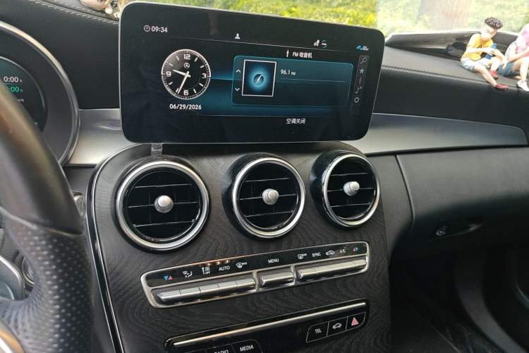 Used Mercedes-Benz C-Class 2020 Restyled C 260 L Sport Edition Audio And AC Panel