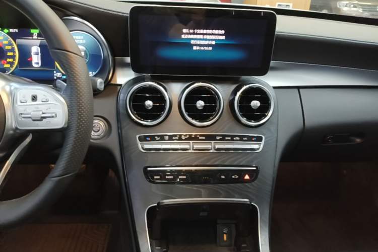 Used Mercedes-Benz C-Class 2020 C 260 L Sport Edition Audio And AC Panel