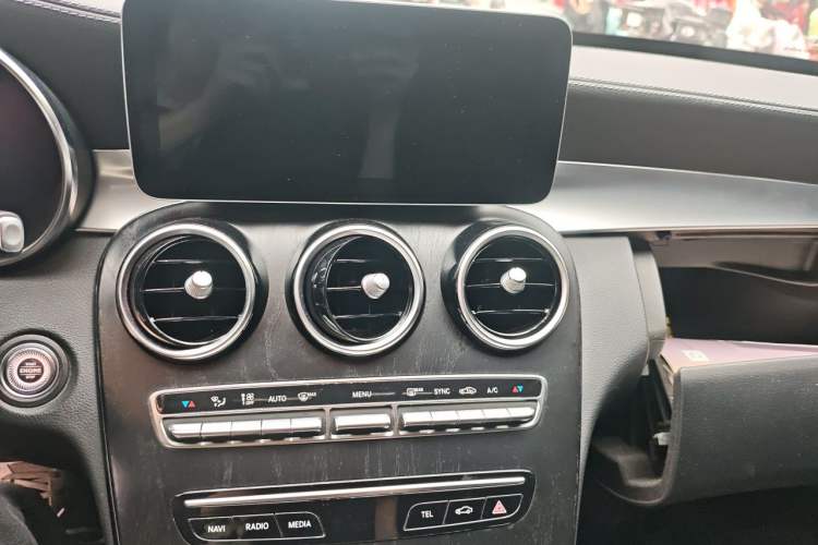 Used Mercedes-Benz C-Class 2020 C 200 L Fashion Edition Sport Version Audio And AC Panel