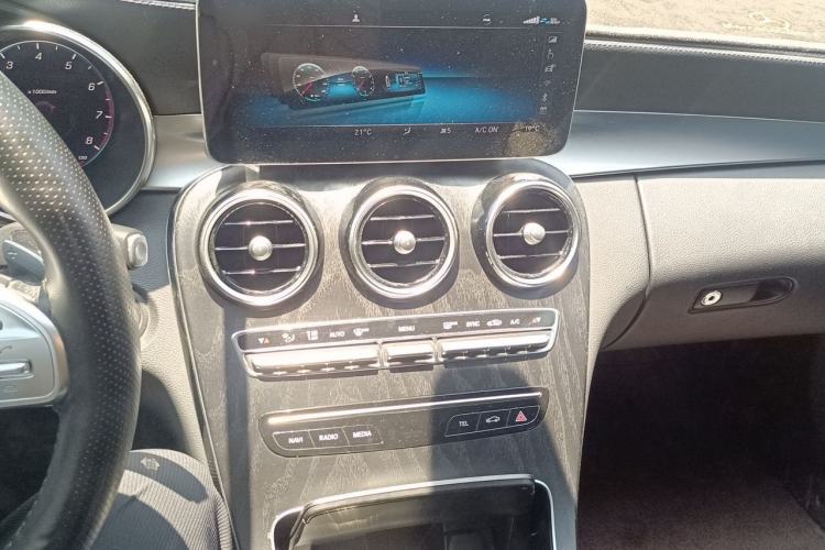 Used Mercedes-Benz C-Class 2020 Updated C 200 L Fashion Edition Audio And AC Panel