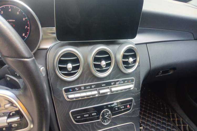 Used Mercedes-Benz C-Class 2020 Facelifted C 260 Estate Audio And AC Panel