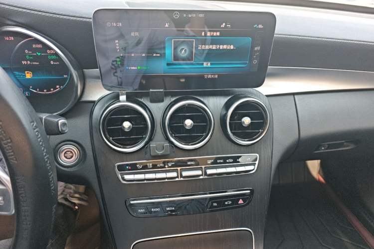 Used Mercedes-Benz C-Class 2020 Restyled C 260 L Sport Edition Audio And AC Panel