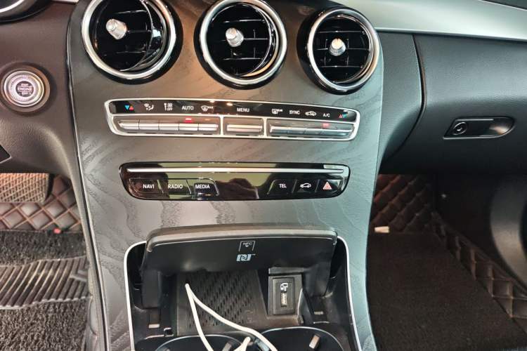 Used Mercedes-Benz C-Class 2020 Restyled C 260 L Sport Edition Audio And AC Panel