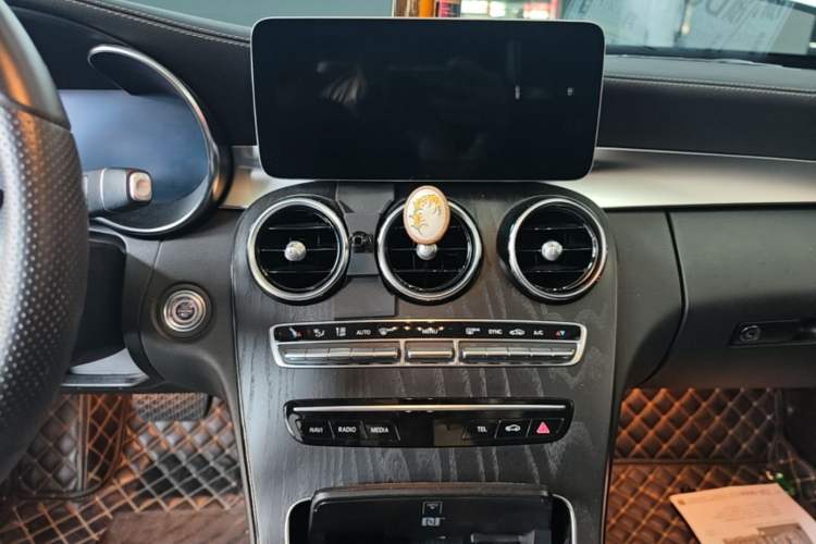 Used Mercedes-Benz C-Class 2020 Restyled C 260 L Sport Edition Audio And AC Panel