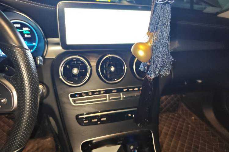 Used Mercedes-Benz C-Class 2020 C 260 L Sport Edition Audio And AC Panel