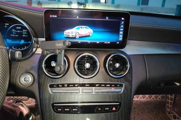 Used Mercedes-Benz C-Class 2020 Restyled C 260 L Sport Edition Audio And AC Panel