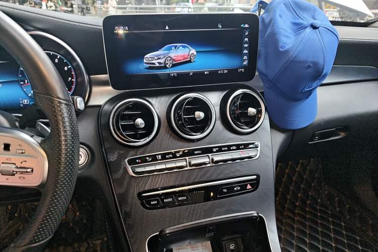 Used Mercedes-Benz C-Class 2020 C 260 L Sport Edition Audio And AC Panel