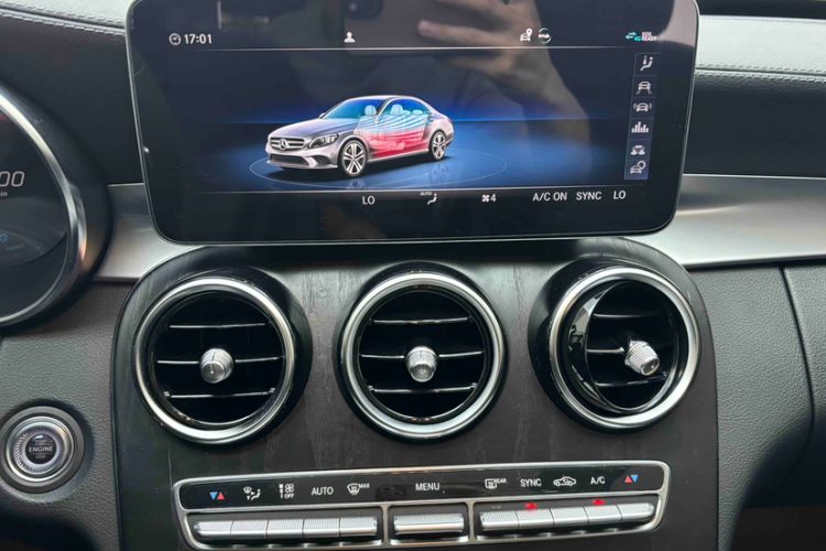 Used Mercedes-Benz C-Class 2020 Restyled C 260 L Sport Edition Audio And AC Panel
