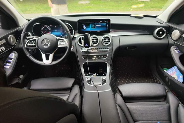 Used Mercedes-Benz C-Class 2020 C 260 Estate Center Console
