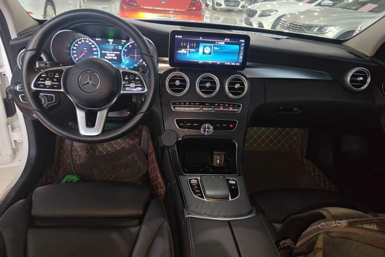 Used Mercedes-Benz C-Class 2020 Facelifted C 260 Estate Center Console