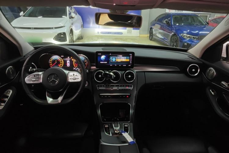 Used Mercedes-Benz C-Class 2020 C 200 L Fashion Edition Sport Version Center Console