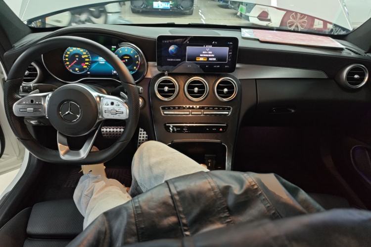 Used Mercedes-Benz C-Class 2020 C 260 Coupe Center Console