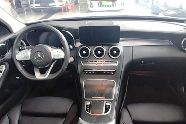 Used Mercedes-Benz C-Class 2020 Restyled C 200 L Fashion Edition Sport Version Center Console