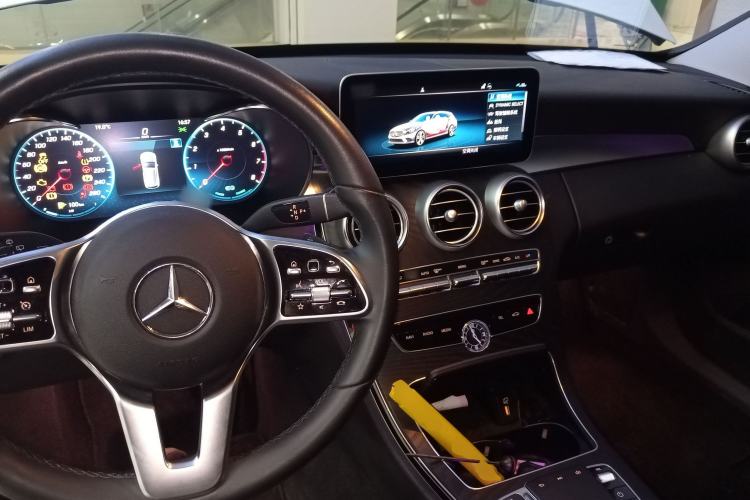 Used Mercedes-Benz C-Class 2020 Facelifted C 260 Estate Center Console