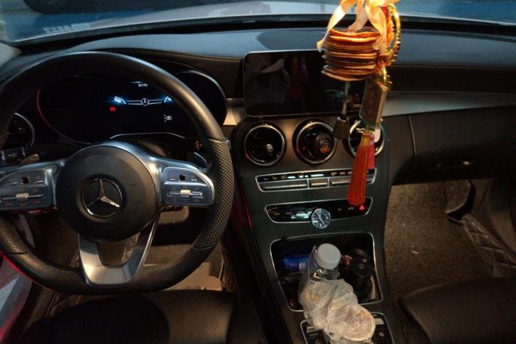 Used Mercedes-Benz C-Class 2020 Facelift C 260 L 4MATIC Center Console