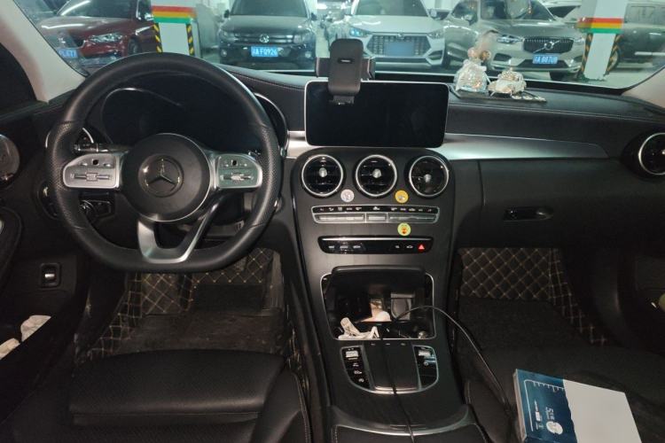 Used Mercedes-Benz C-Class 2020 Restyled C 200 L Fashion Edition Sport Version Center Console