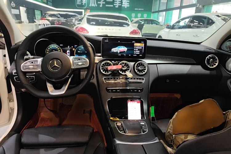 Used Mercedes-Benz C-Class 2020 C 200 L Fashion Edition Sport Version Center Console