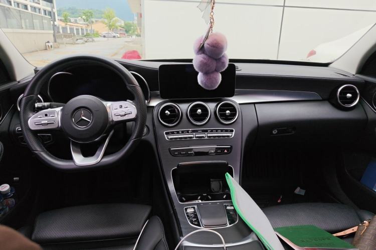 Used Mercedes-Benz C-Class 2020 C 200 L Fashion Edition Sport Version Center Console