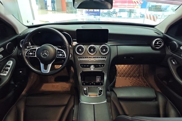 Used Mercedes-Benz C-Class 2020 Facelifted C 260 Estate Center Console
