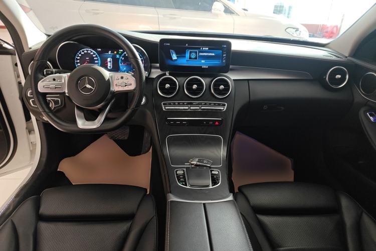 Used Mercedes-Benz C-Class 2020 Restyled C 200 L Fashion Edition Sport Version Center Console