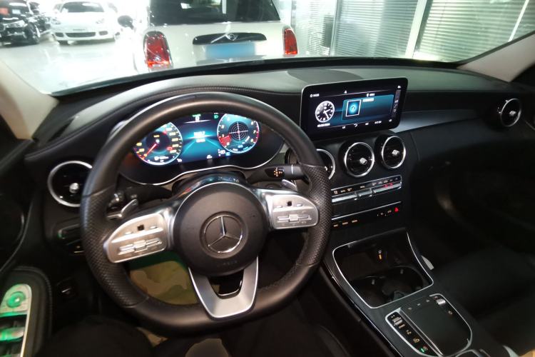 Used Mercedes-Benz C-Class 2020 Restyled C 260 L Sport Edition Center Console