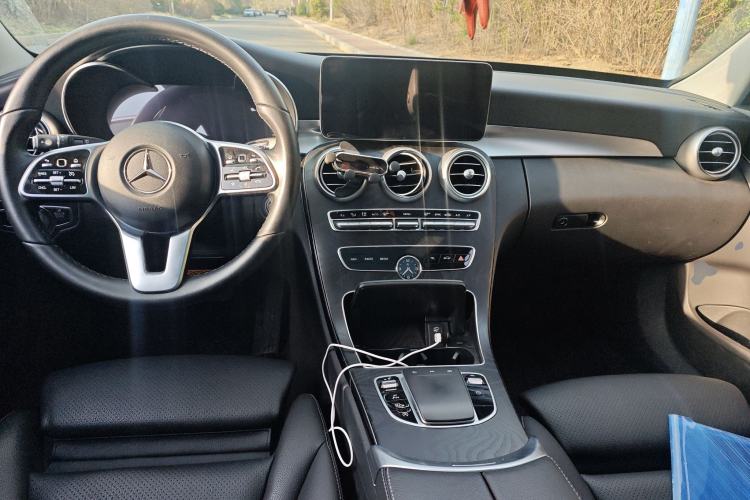 Used Mercedes-Benz C-Class 2020 Facelifted C 260 Estate Center Console