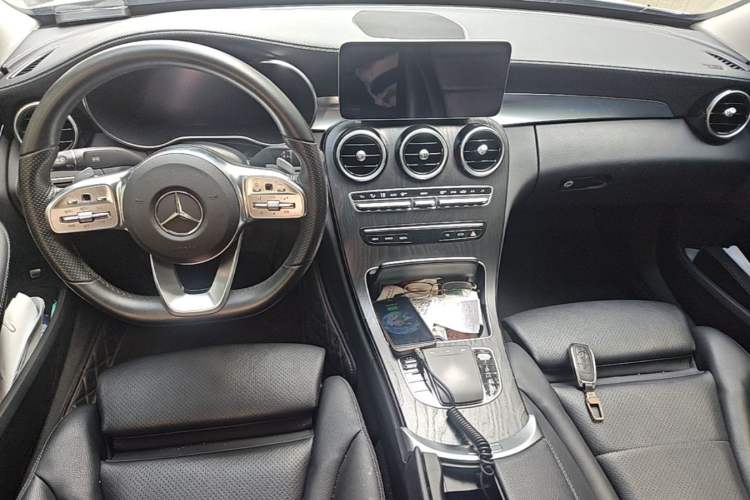 Used Mercedes-Benz C-Class 2020 Updated C 200 L Fashion Edition Center Console