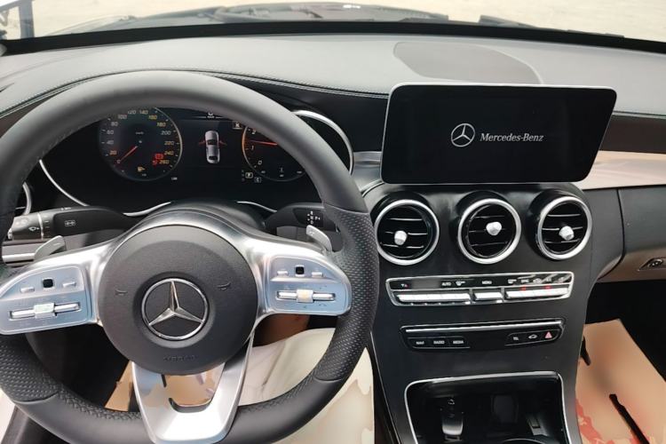 Used Mercedes-Benz C-Class 2020 Restyled C 200 L Fashion Edition Sport Version Center Console